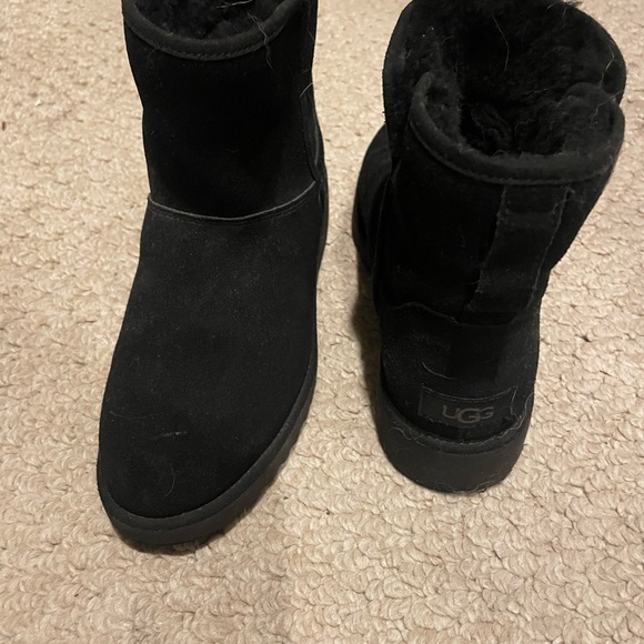 Black UGG Cory II Boot size 7 suede winter boot slight wedge. Worn 1-2x like new - Picture 5 of 7